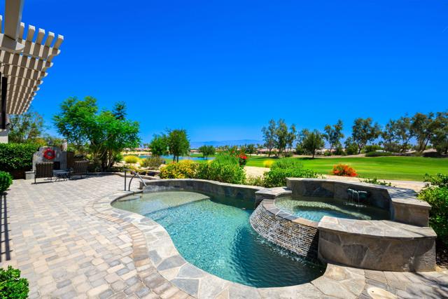 61414 Topaz Drive, La Quinta CA: https://media.crmls.org/mediaz/8ad6b983-1cea-46d3-94d7-71e8daa7864d.jpg
