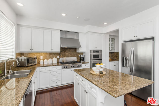 6021 Dawn, Playa Vista CA: https://media.crmls.org/mediaz/8ad6cb0f-6b33-4e74-8c67-c8e840f05535.jpg