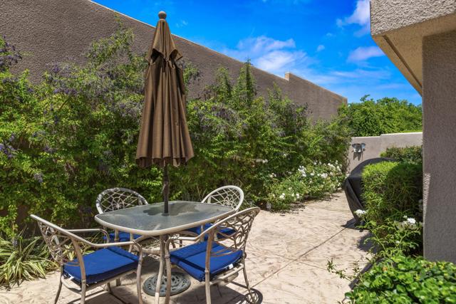 48114 Calle Seranas, La Quinta CA: https://media.crmls.org/mediaz/8ad7eac9-73df-4803-afe5-53ce05f0deeb.jpg