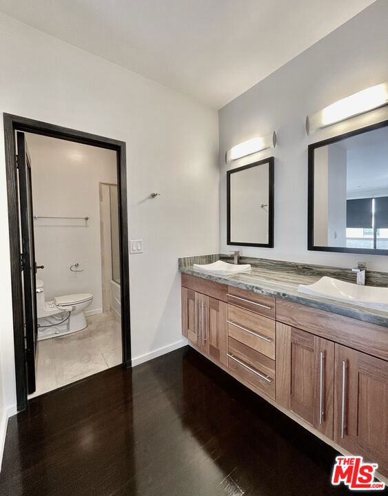 1505 Purdue Avenue, Los Angeles CA: https://media.crmls.org/mediaz/8ad88d6d-f405-4075-a5a3-3be190fca025.jpg