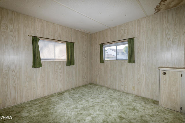 1264 Tree Lane, Oxnard CA: https://media.crmls.org/mediaz/8ad8f1d6-71e9-419d-a00d-1c055e144d8d.jpg
