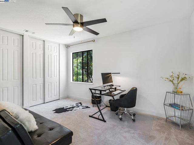 9 Moraine Court, Hercules CA: https://media.crmls.org/mediaz/8ad92b58-3399-48d5-a3d5-21e1f20792e1.jpg