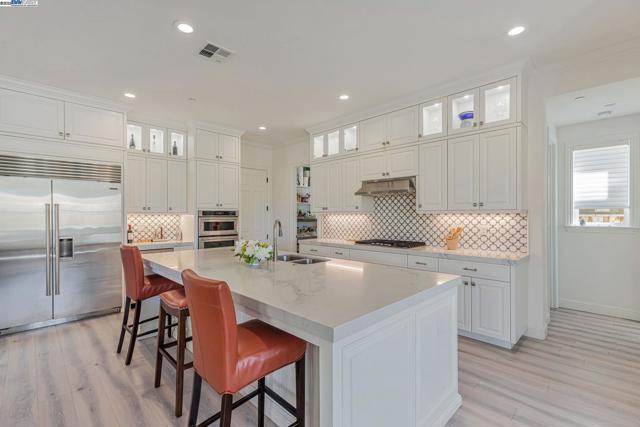 258 Goldfield Pl, San Ramon CA: https://media.crmls.org/mediaz/8ada7d8f-0df7-46d2-989c-5c226ba86cb6.jpg