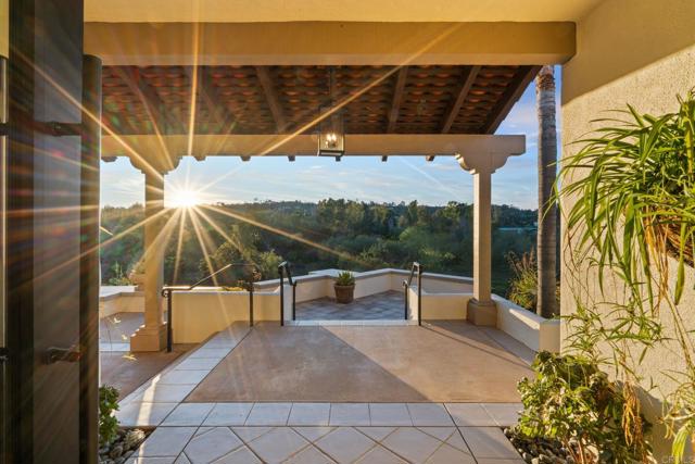 Detail Gallery Image 15 of 56 For 528 Flores De Oro, Rancho Santa Fe,  CA 92067 - 5 Beds | 4 Baths