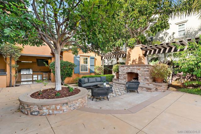 3219 Corte Paloma, Carlsbad CA: https://media.crmls.org/mediaz/8adb0536-1c4e-4bc1-92a0-9aed7d84333c.jpg