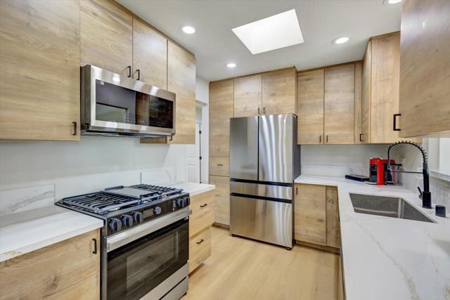 Detail Gallery Image 11 of 75 For 4107 Cole Way, San Diego,  CA 92117 - 3 Beds | 2 Baths