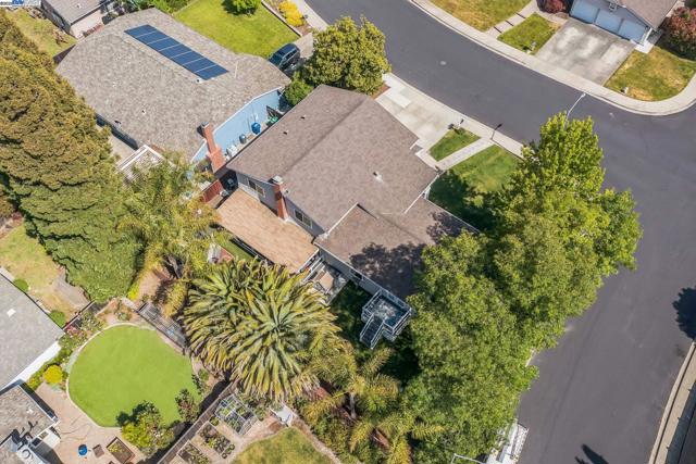 2740 Mohawk Cir, San Ramon CA: https://media.crmls.org/mediaz/8adb5c33-19f8-41e5-a1f5-2567746fa6a0.jpg