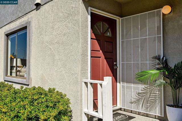 22095 Betlen Way, Hayward CA: https://media.crmls.org/mediaz/8adbaf98-b1e3-4738-b5bd-a0e6719b8a08.jpg