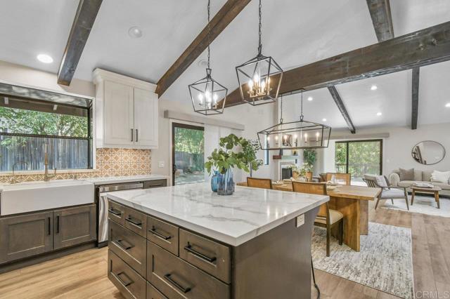 10549 Anaheim dr, La Mesa CA: https://media.crmls.org/mediaz/8adcfecf-d018-40a7-be6f-7f9657f56f11.jpg