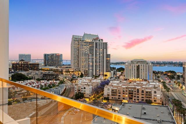 888 W E St, San Diego CA: https://media.crmls.org/mediaz/8add054b-4ed8-4502-b79c-a8d0faa9e0cf.jpg