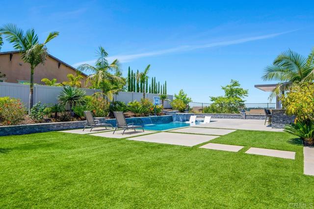 Detail Gallery Image 37 of 46 For 1733 Lemonadeberry Ln, Vista,  CA 92084 - 5 Beds | 3/1 Baths