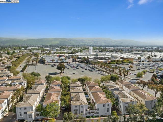 43 Rain Walk, Milpitas CA: https://media.crmls.org/mediaz/8adda0e2-7809-4b01-9ff5-727192320ef3.jpg