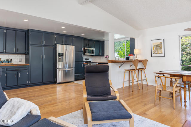 304 Mesa Lila Road, Glendale CA: https://media.crmls.org/mediaz/8addafe1-6f4a-416c-ae01-980b22b5d472.jpg