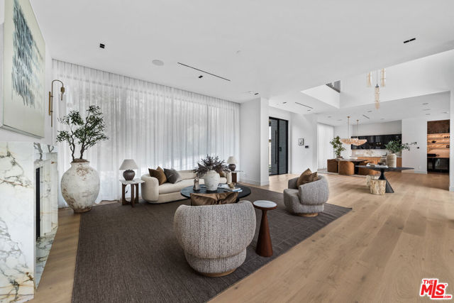10950 Verano Road, Los Angeles CA: https://media.crmls.org/mediaz/8addc2be-0eac-4166-87c8-b4578e2d8061.jpg