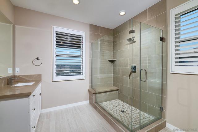 2921 Via Alta Pl, San Diego CA: https://media.crmls.org/mediaz/8addd93f-496c-4b66-a6b6-d1d83383e52e.jpg