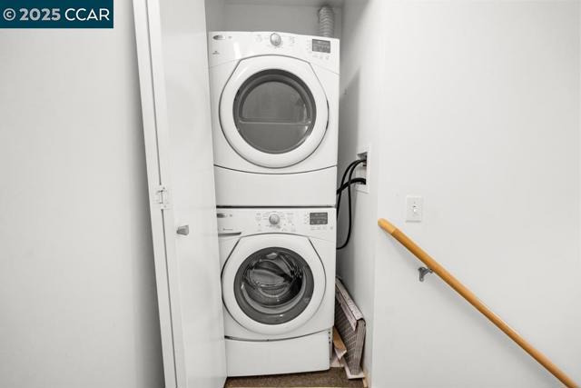 1201 Pine St, Oakland CA: https://media.crmls.org/mediaz/8ade2723-b981-44d0-8d36-a5e15929b574.jpg