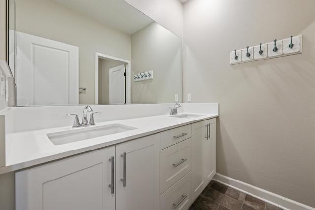 3520 Conner Way, Oceanside CA: https://media.crmls.org/mediaz/8adee524-4c66-4075-899c-66875f54a59b.jpg