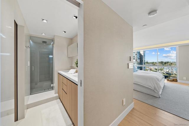 1780 Avenida Del Mundo, Coronado CA: https://media.crmls.org/mediaz/8adf5759-4085-4d06-a698-d5a391a69da5.jpg