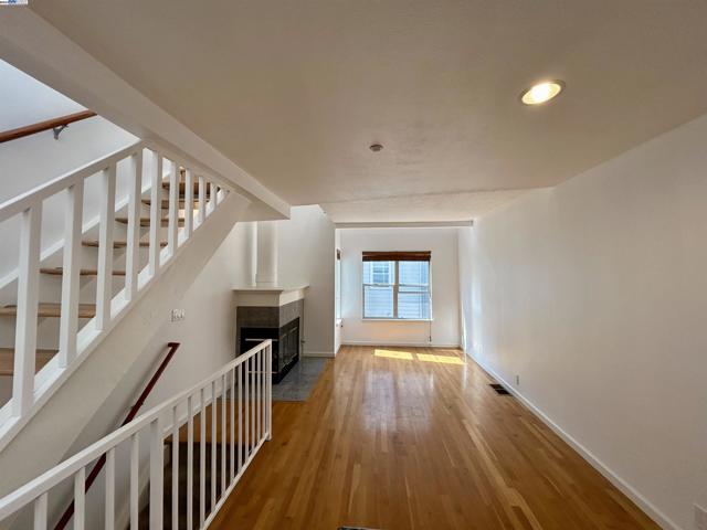 25 Jennifer Place, San Francisco, California 94107, 1 Bedroom Bedrooms, ,1 BathroomBathrooms,Condominium,For Sale,Jennifer Place,41068507