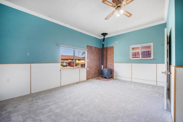 921 Suiter Street, Hollister CA: https://media.crmls.org/mediaz/8ae01dc5-f281-4c4f-b062-bb7199fa532b.jpg