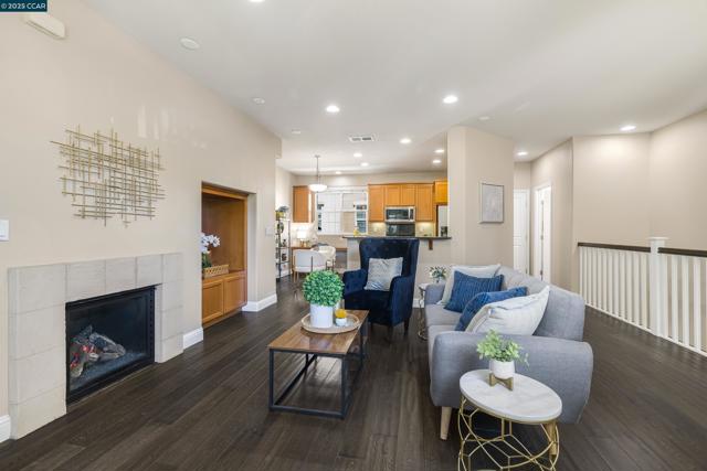 1121 Haven Street, Martinez CA: https://media.crmls.org/mediaz/8ae02575-5219-4bea-859b-fd8590d00b3a.jpg