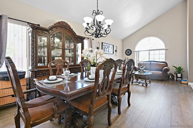 1340 Corte Lira, San Marcos CA: https://media.crmls.org/mediaz/8ae07574-c7ce-47b3-b831-9561e82c1229.jpg