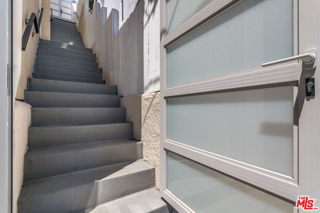 8783 Lookout Mountain Avenue, Los Angeles CA: https://media.crmls.org/mediaz/8ae1b097-372e-43b4-8bd5-0261040913dd.jpg