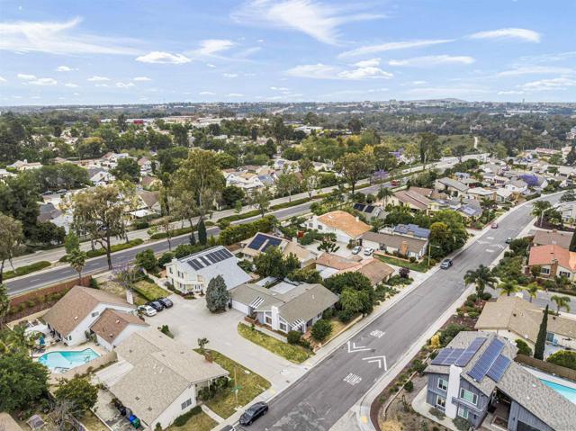 10671 Montego Dr, San Diego CA: https://media.crmls.org/mediaz/8ae1e579-ba52-4301-be95-54b313ed6625.jpg