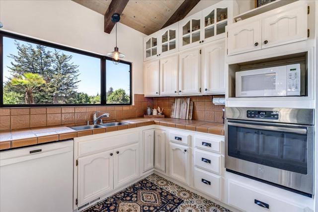 284 Brooktree Ranch Road, Aptos CA: https://media.crmls.org/mediaz/8ae20a80-2319-4003-a3d9-1d030462d5c0.jpg