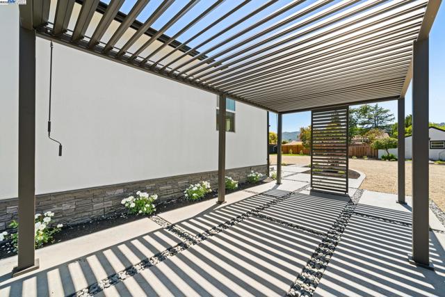 1038 Division St, Pleasanton CA: https://media.crmls.org/mediaz/8ae2d12c-c9b9-4817-aa06-17496a687bd7.jpg