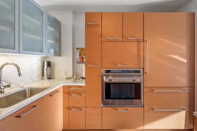 Image 10 of 39 For 301 Mission Street 36f