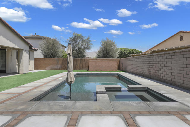 40632 Firenze Court, Indio CA: https://media.crmls.org/mediaz/8ae31f7d-e722-4649-845c-64e9ce7185b6.jpg