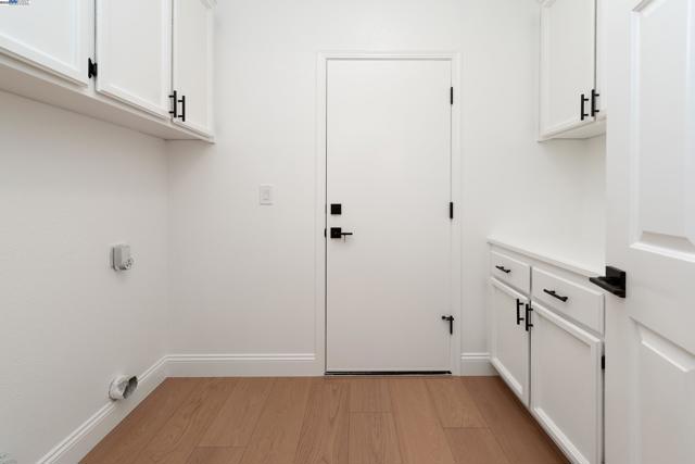 3846 Sheffield Cir, Danville CA: https://media.crmls.org/mediaz/8ae3ce52-d094-4003-933c-b8369da6021b.jpg
