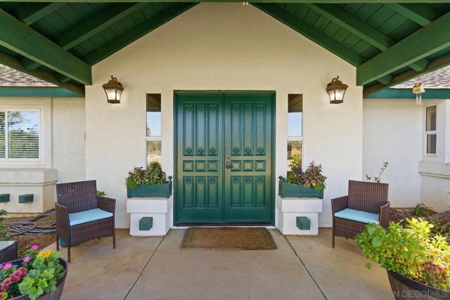 744 W Haverford Rd, Ramona CA: https://media.crmls.org/mediaz/8ae3d484-9b9b-41f8-a1bc-b69f58fd0eba.jpg
