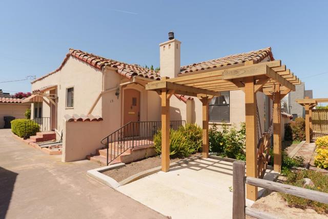 13 Orange Drive, Salinas CA: https://media.crmls.org/mediaz/8ae3d54b-be5e-4891-85ba-b8a9516dcc02.jpg