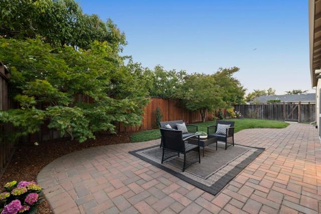626 Harvester Drive, Foster City CA: https://media.crmls.org/mediaz/8ae3f371-d4aa-43b3-9219-141a3fb0002a.jpg