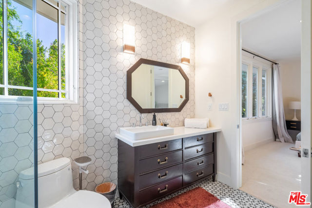 10148 Angelo Circle, Beverly Hills CA: https://media.crmls.org/mediaz/8ae47585-0cd9-47ef-b645-b956d7c489be.jpg