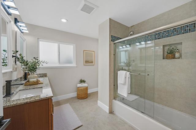 5041 Golden Rd, Pleasanton CA: https://media.crmls.org/mediaz/8ae48d10-38e2-4dd7-8b1e-8c3ab2e9814f.jpg