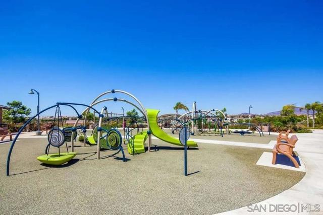 1367 Santa Diana, Chula Vista CA: https://media.crmls.org/mediaz/8ae51fc8-40da-48c2-afab-d5cf5001df61.jpg
