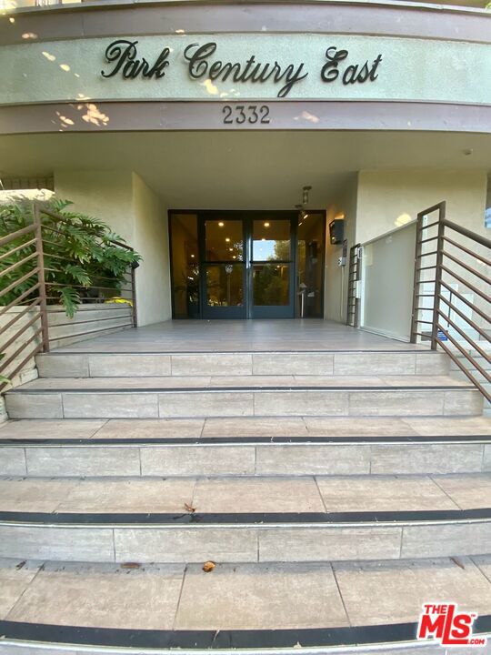 2332 Fox Hills Drive #307
