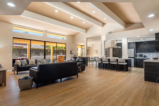 72815 Somera Road, Palm Desert CA: https://media.crmls.org/mediaz/8ae56b27-3c63-43f2-994b-6045189957ba.jpg