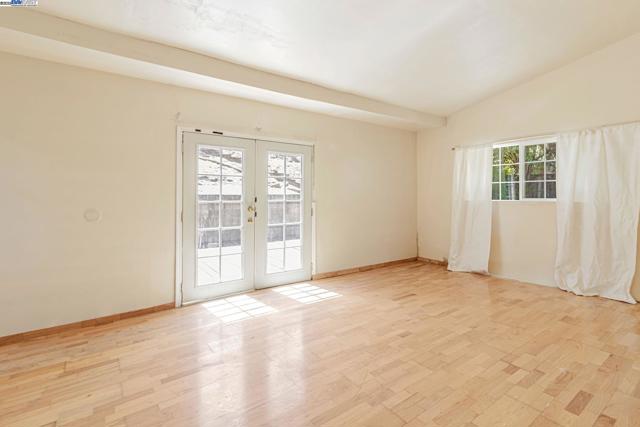 1290 Canterbury, Hercules CA: https://media.crmls.org/mediaz/8ae583da-4e1d-4b4e-91e6-521981a3942a.jpg