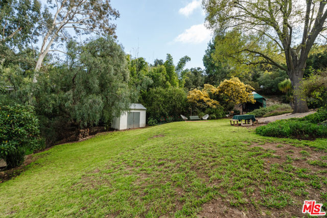 2002 Tuna Canyon Road, Topanga CA: https://media.crmls.org/mediaz/8ae604f4-c178-4dec-82fd-79bb26c15f47.jpg