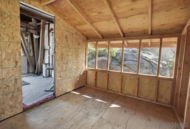 602 Starbright Ln, Alpine CA: https://media.crmls.org/mediaz/8ae62f0e-f5f6-4f2e-9e22-ccad8404936f.jpg