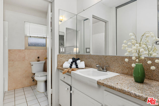 999 East Valley Boulevard, 140 photo 17