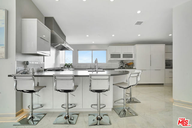 28405 Via Acero Street, Malibu CA: https://media.crmls.org/mediaz/8ae6d140-a630-4ae9-880b-af0beb4ab6b1.jpg