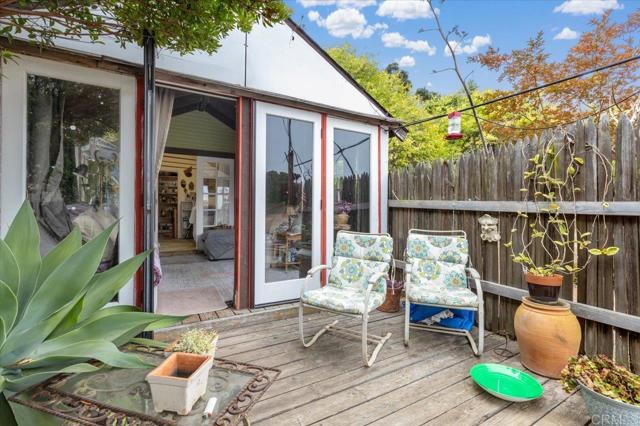 334 Date Avenue, Carlsbad CA: https://media.crmls.org/mediaz/8ae7a24d-f2cb-4129-9da7-b0dbcfe0f9b8.jpg