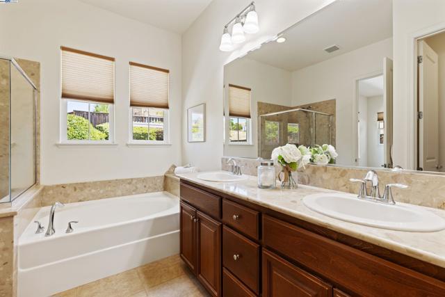 2715 Palatino Ct, Dublin CA: https://media.crmls.org/mediaz/8ae86d2e-ad4d-4ff5-b215-672839cdb317.jpg