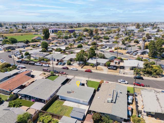 27846 Dolphin Lane, Hayward CA: https://media.crmls.org/mediaz/8ae8f1d8-5b31-46d7-9d05-820d4039f429.jpg