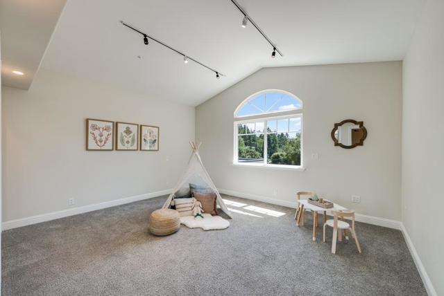 121 Day Valley Lane, Aptos CA: https://media.crmls.org/mediaz/8ae8f949-0af4-45f8-b487-1c5dde461d1b.jpg